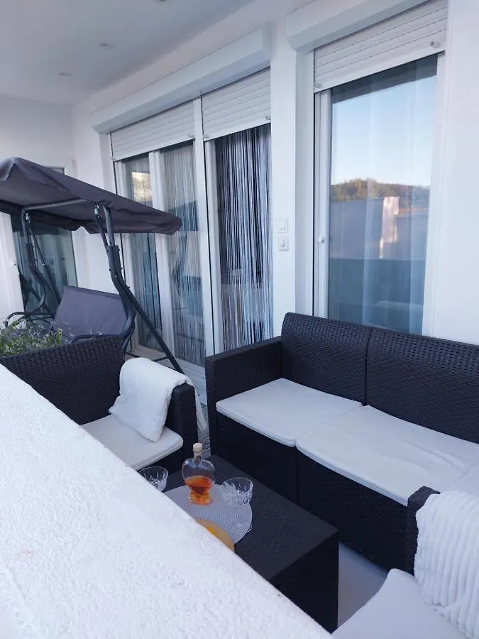 Family Apartment Villa Zrnka S Besplatnim Parkingom Rovinj