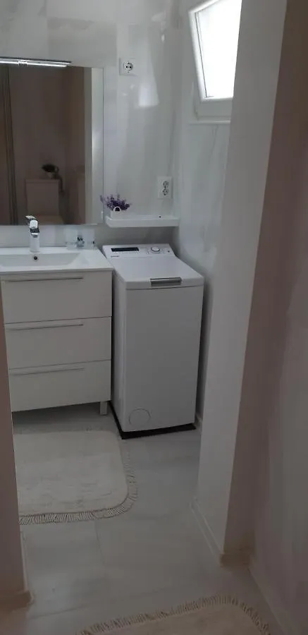 Family Apartment Zrnka S Besplatnim Parkingom קרואטיה