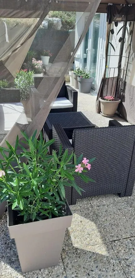 Family Apartment Zrnka S Besplatnim Parkingom 0*, רוביני קרואטיה