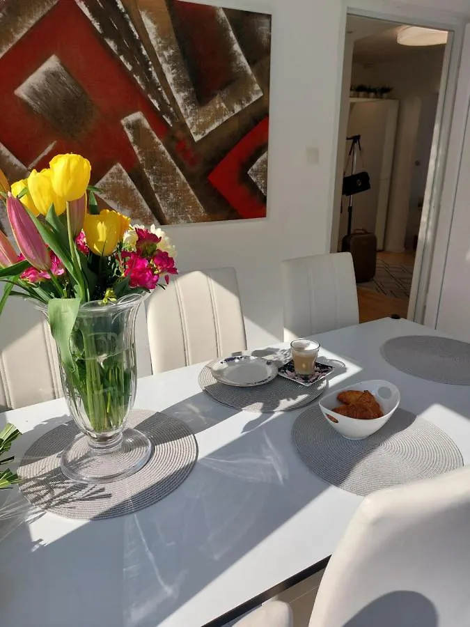 Family Apartment Zrnka S Besplatnim Parkingom קרואטיה